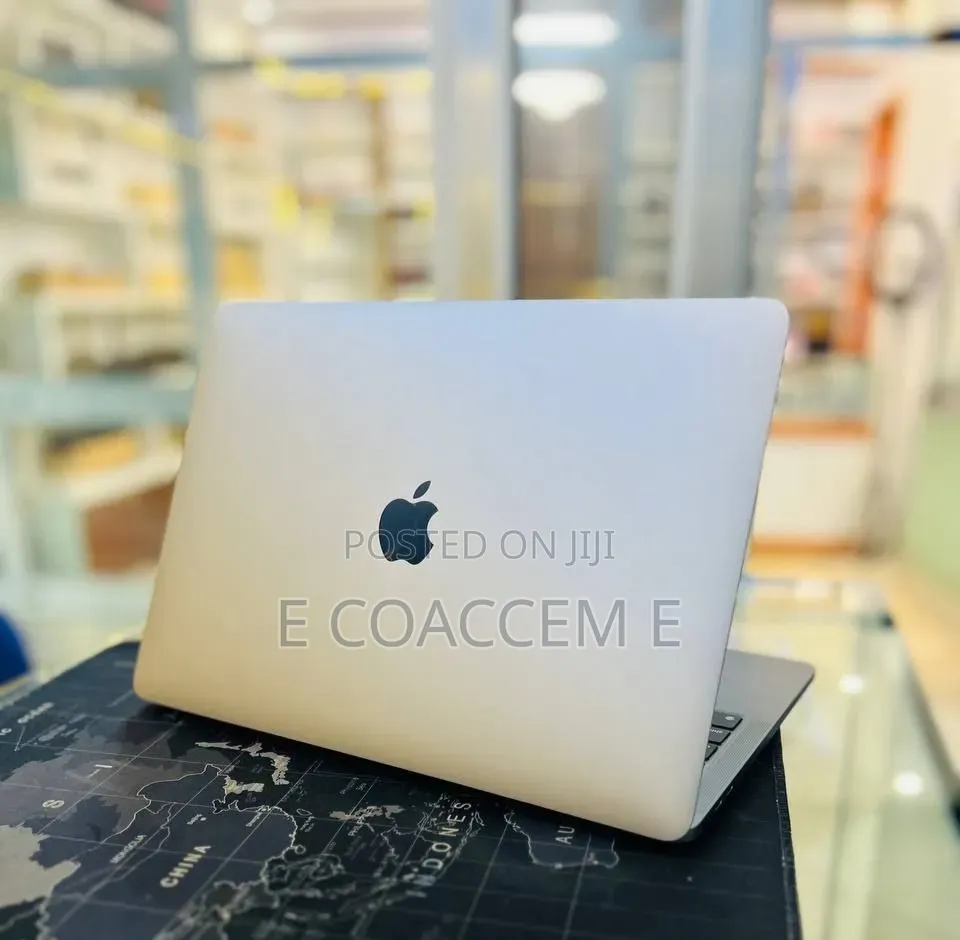 New Laptop Apple MacBook 8GB SSD 512GB