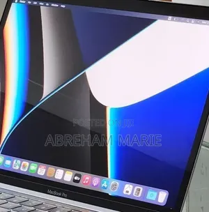 New Laptop Apple MacBook Pro 2019 16GB Intel Core i7 SSD 512GB