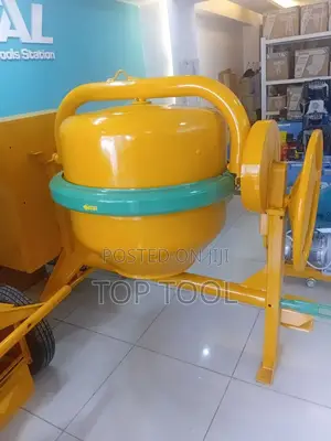 Yellow Portable Towable Concrete Mixer