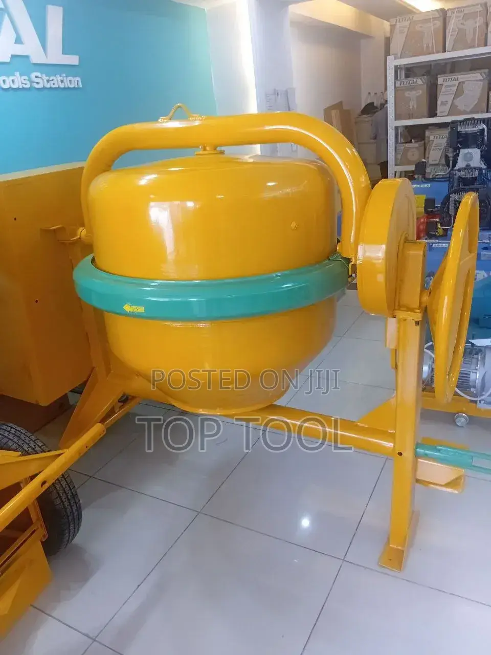 Yellow Portable Towable Concrete Mixer