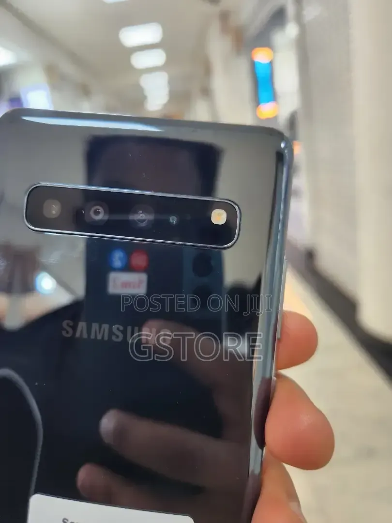 New Samsung Galaxy S10 5G 256 GB Black