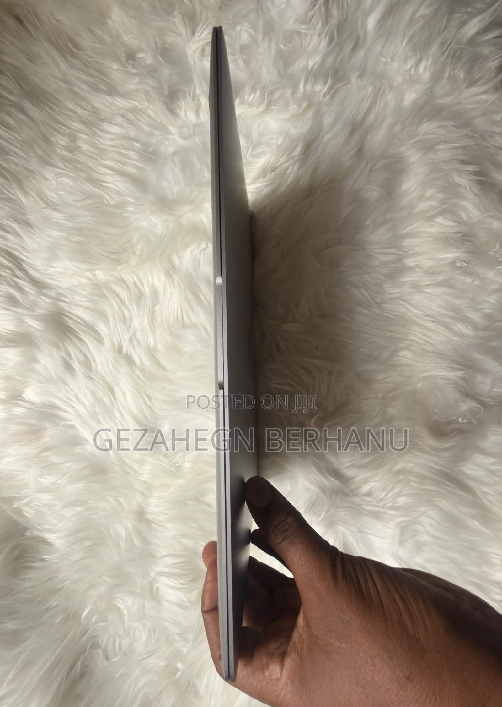 New Laptop Apple MacBook Air 2020 8GB Intel Core i5 SSD 512GB