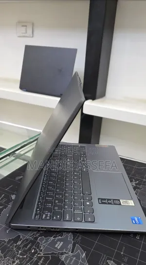 New Laptop Lenovo Ideapad 3 8GB Intel Core i5 SSD 512GB