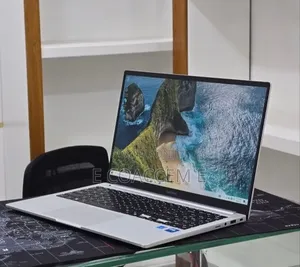 New Laptop Samsung 16GB Intel Core 7 SSD 512GB