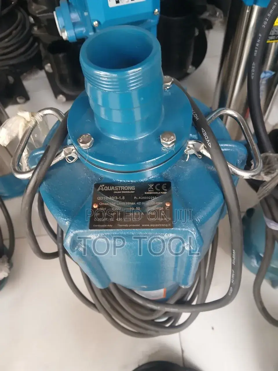 Aquastrong QD10-20/3-1.5 Submersible Cast-Iron Water Pump With a 2 HP