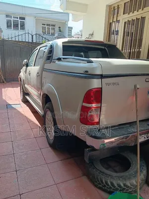 Toyota Hilux 2015 Blue