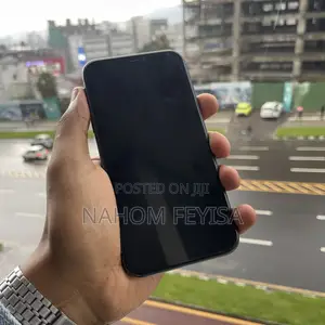 Apple iPhone 11 64 GB Black