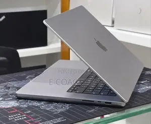New Laptop Apple MacBook 32GB SSD 512GB