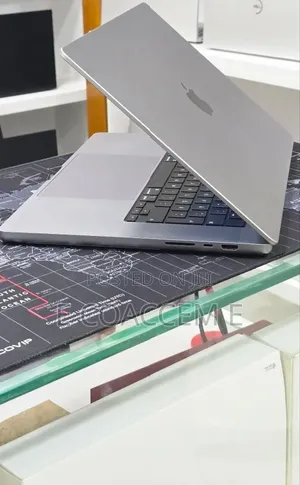 New Laptop Apple MacBook 32GB SSD 512GB
