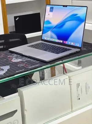 New Laptop Apple MacBook 32GB SSD 512GB