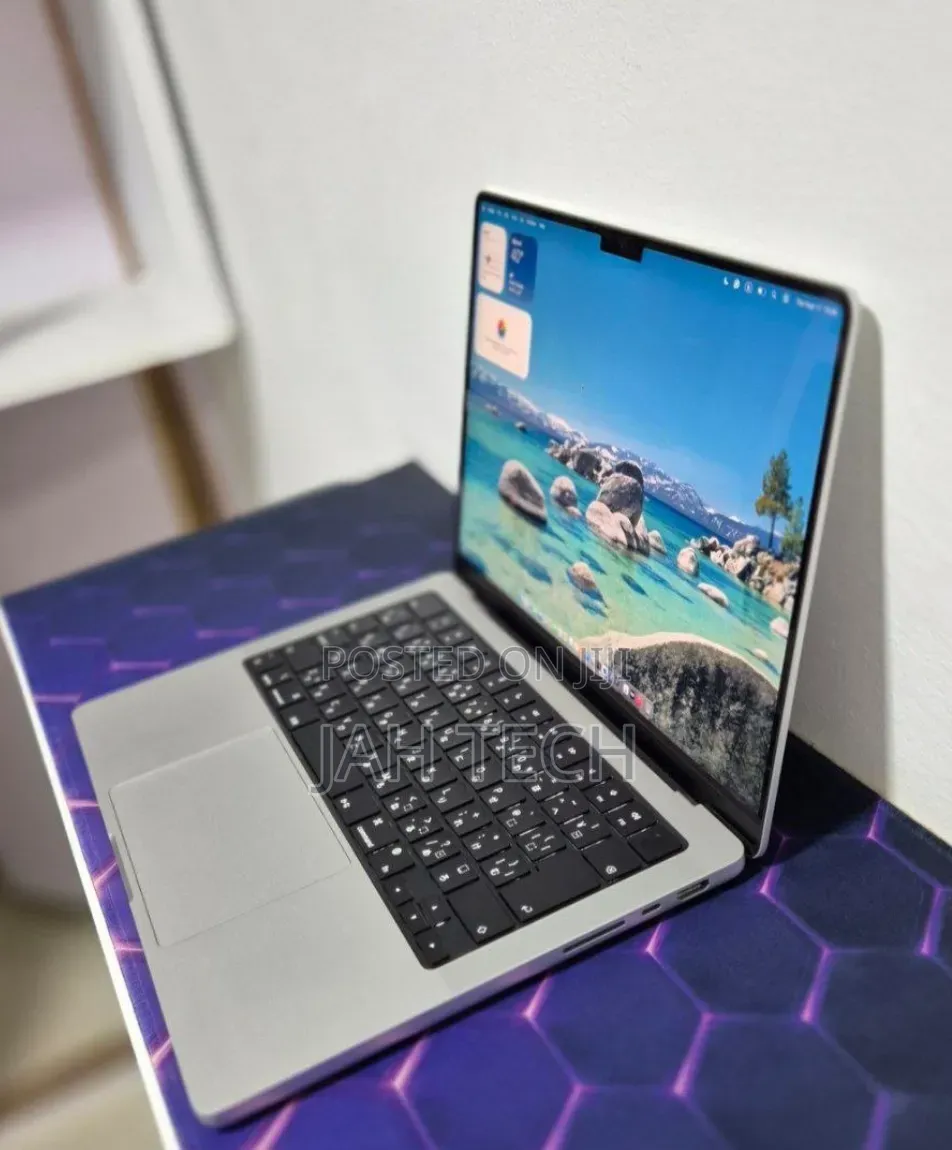 New Laptop Apple MacBook Pro 2024 M4 16GB Apple M4 Pro SSD 512GB