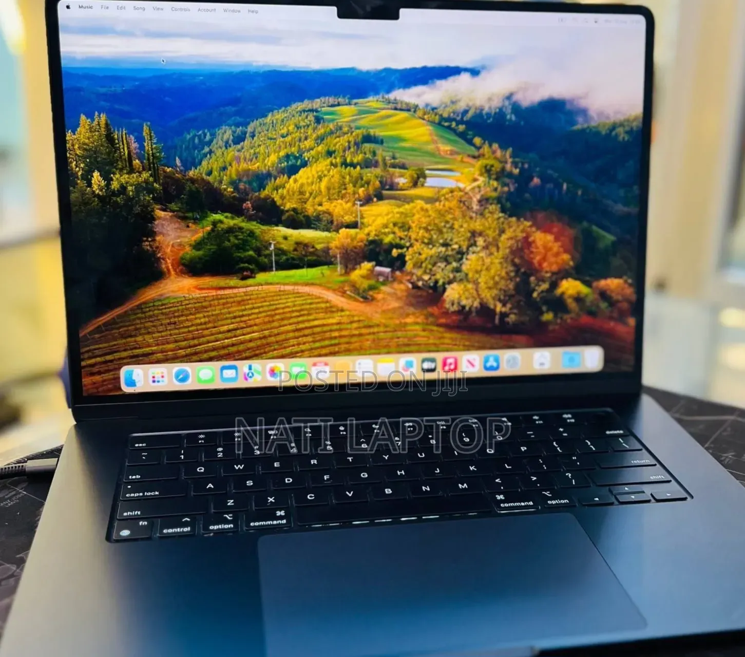 New Laptop Apple MacBook Air 2024 M3 8GB Apple M3 SSD 256GB