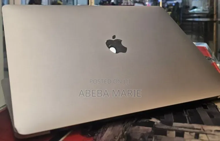 New Laptop Apple MacBook Pro 2020 16GB Apple M1 SSD 256GB