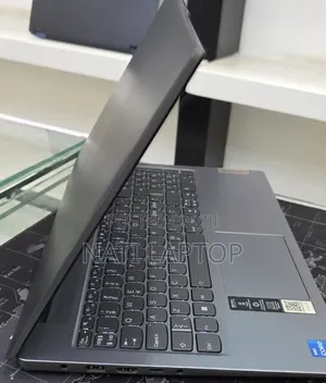 New Laptop Lenovo 8GB Intel Core i5 SSD 512GB