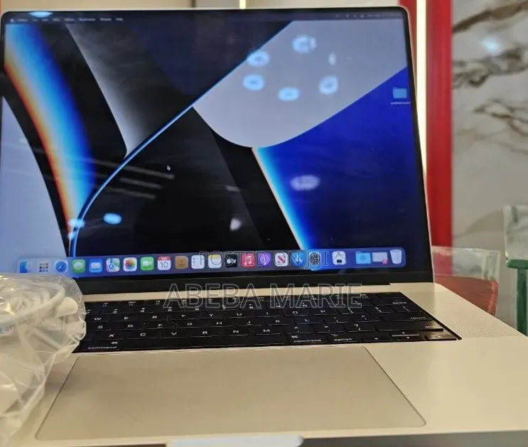 New Laptop Apple MacBook Pro 2021 M1 16GB Apple M1 Pro SSD 512GB