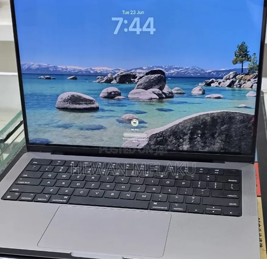 New Laptop Apple MacBook Pro 2021 M1 16GB Apple M1 SSD 512GB