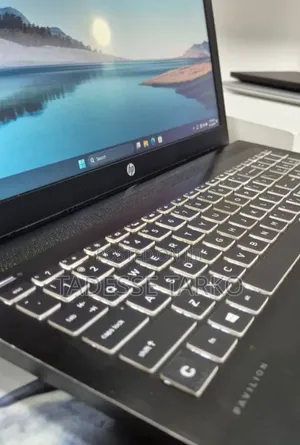 New Laptop HP Pavilion 15 8GB Intel Core i7 SSD 256GB