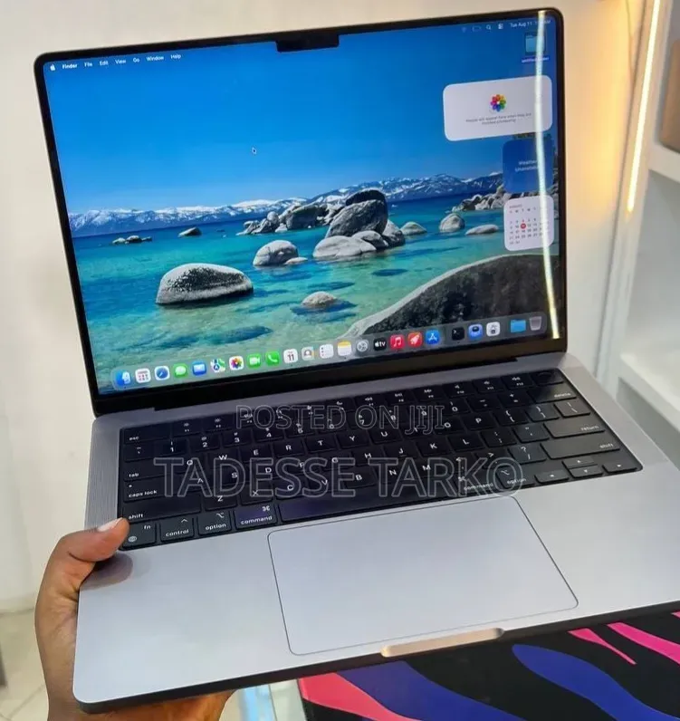 New Laptop Apple MacBook Pro 2023 M3 8GB Apple M3 Pro SSD 512GB