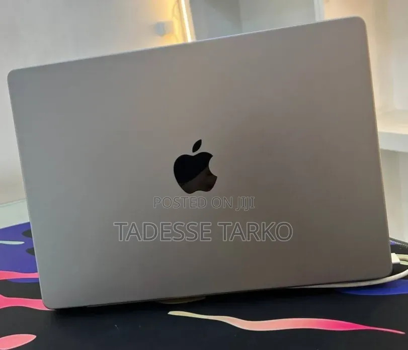 New Laptop Apple MacBook Pro 2023 M3 8GB Apple M3 Pro SSD 512GB