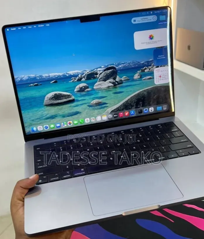 New Laptop Apple MacBook Pro 2023 M3 8GB Apple M3 Pro SSD 512GB