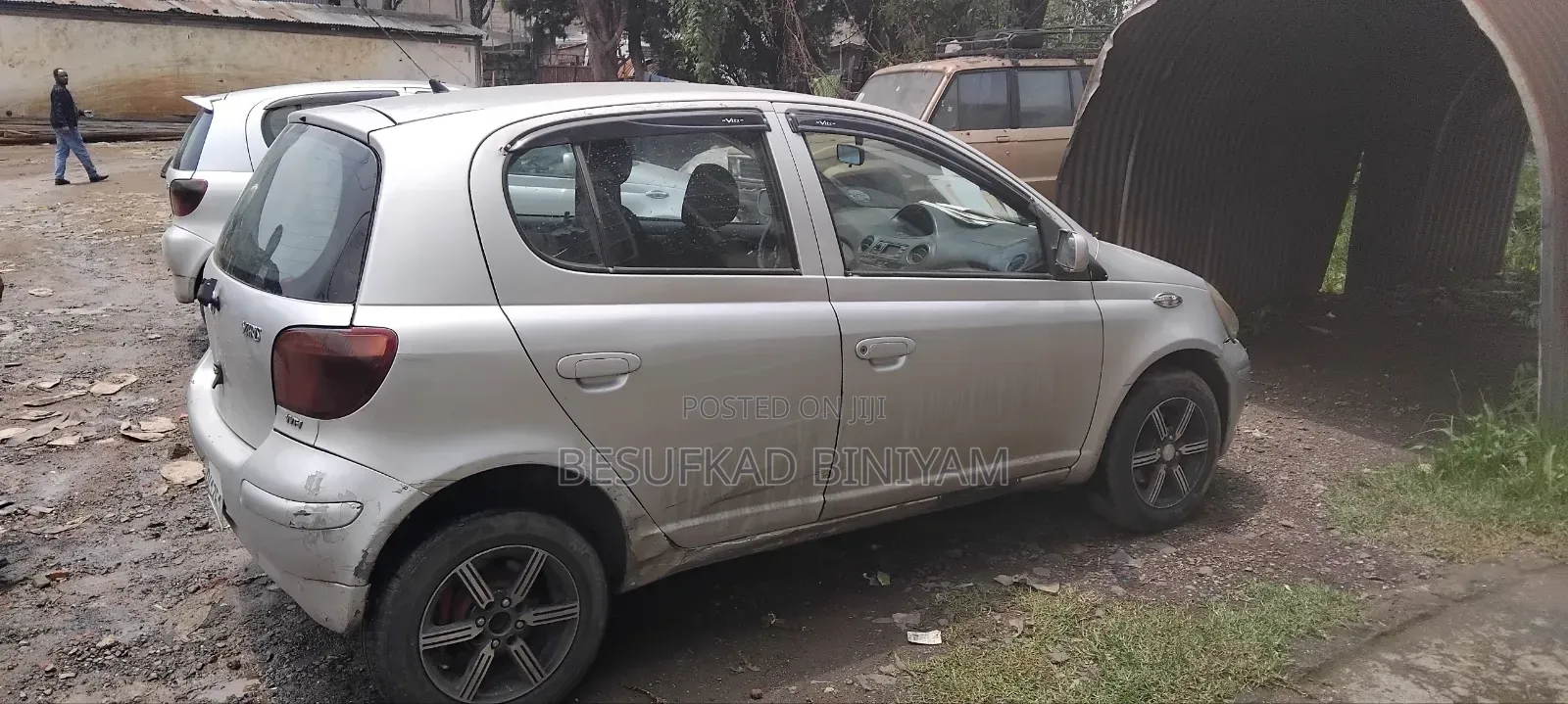 Toyota Vitz 2004 Silver