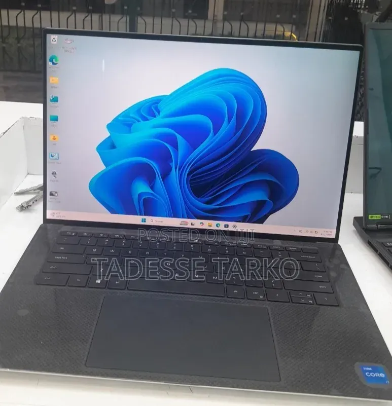 New Laptop Dell XPS 15 16GB Intel Core i7 SSD 512GB