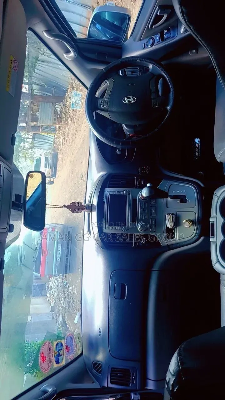 Hyundai Starex 2015 Silver