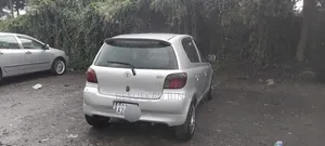 Toyota Vitz 2001 Silver