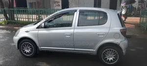 Toyota Vitz 2001 Silver