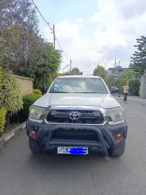 Toyota Tacoma 2015 White