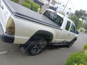 Toyota Tacoma 2015 White