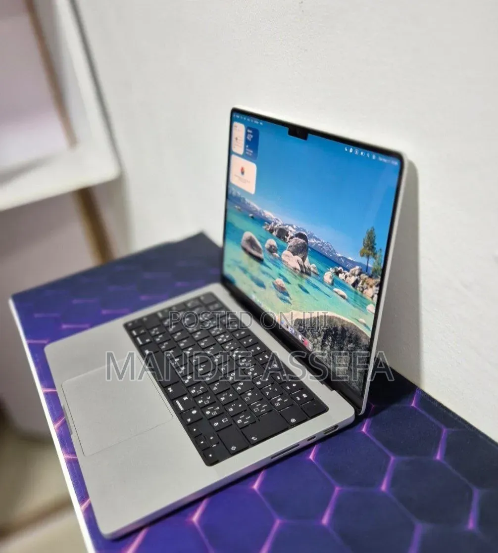 New Laptop Apple MacBook Pro 2024 M4 16GB Apple M4 SSD 512GB