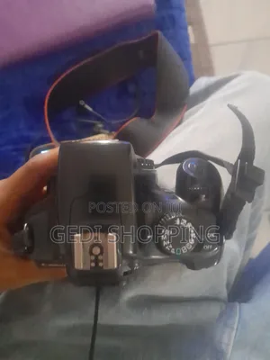 የሚሸጥ ካኖን ካሜራ (Canon EOS Rebel T3 Body Only)