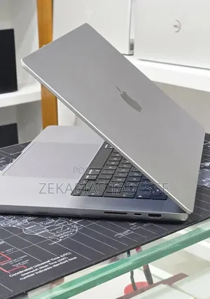 New Laptop Apple MacBook Pro 2021 M1 32GB Apple M1 SSD 512GB