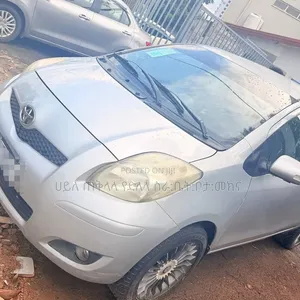 Toyota Yaris 2010 Pearl