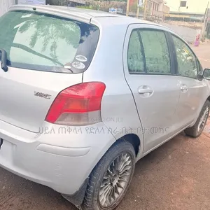 Toyota Yaris 2010 Pearl