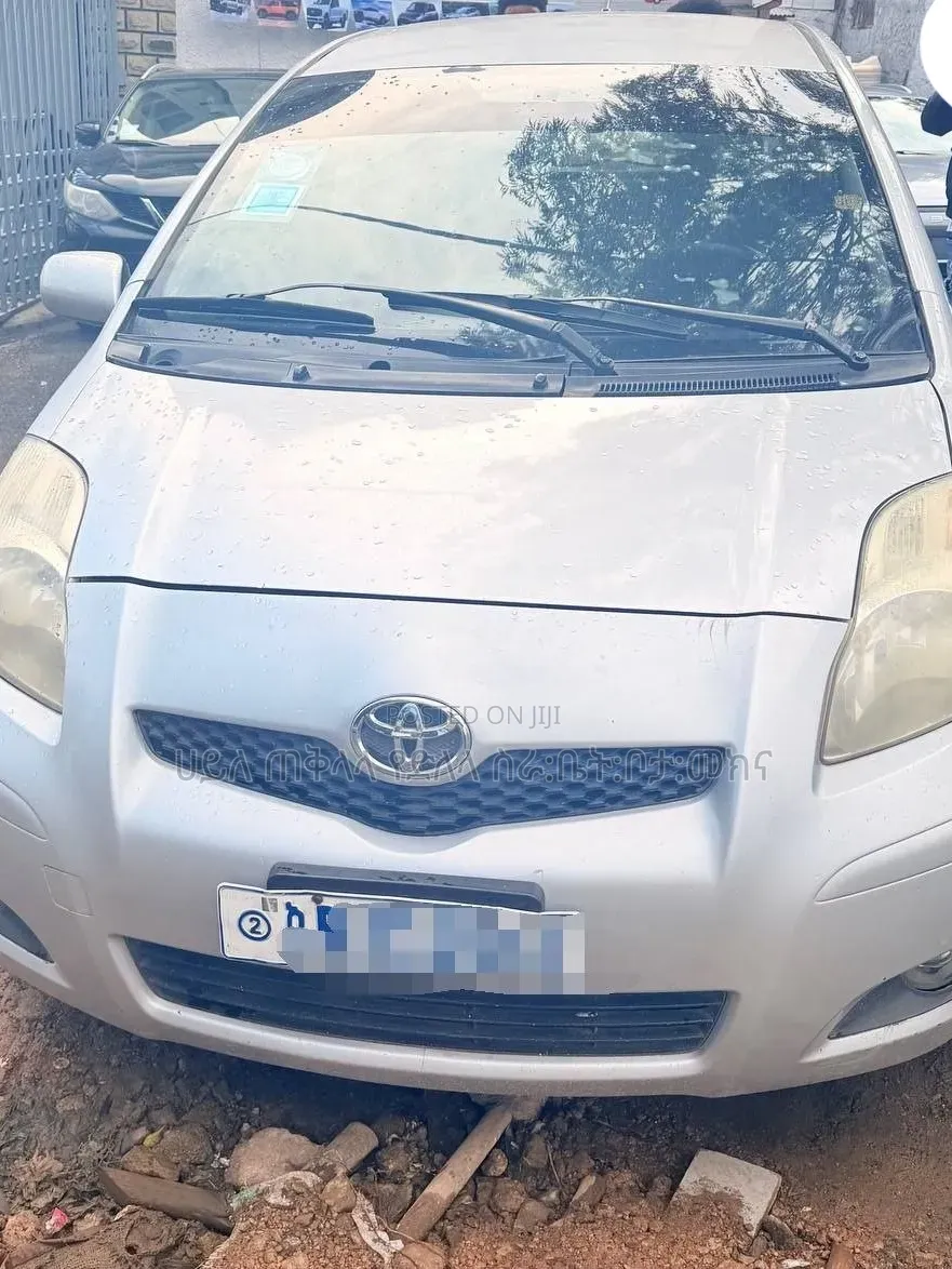 Toyota Yaris 2010 Pearl