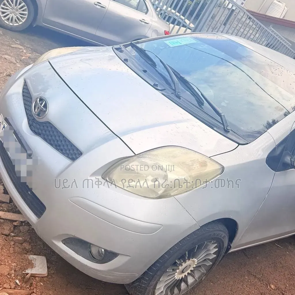 Toyota Yaris 2010 Pearl