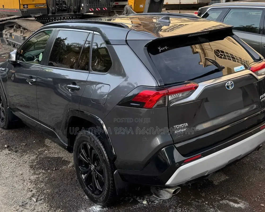 Toyota RAV4 2023 Matt Black