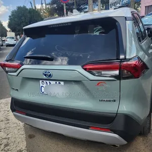 Toyota RAV4 2023 Orange