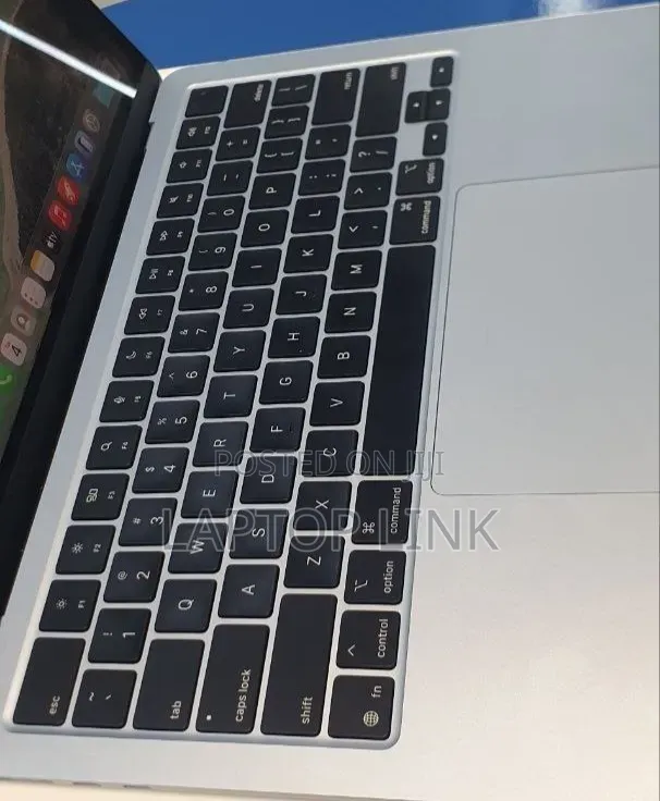 New Laptop Apple MacBook Air 2025 M4 16GB Apple M4 SSD 512GB