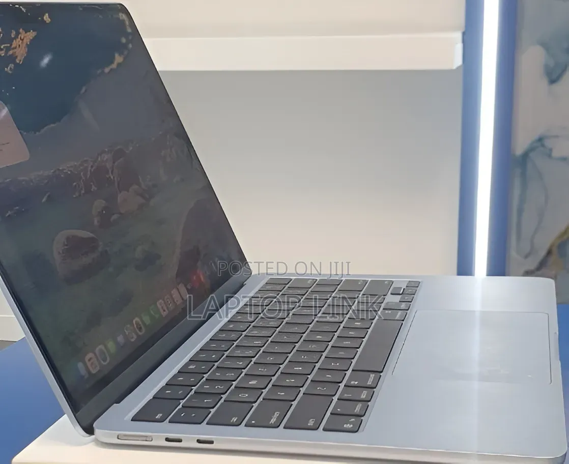 New Laptop Apple MacBook Air 2025 M4 16GB Apple M4 SSD 512GB