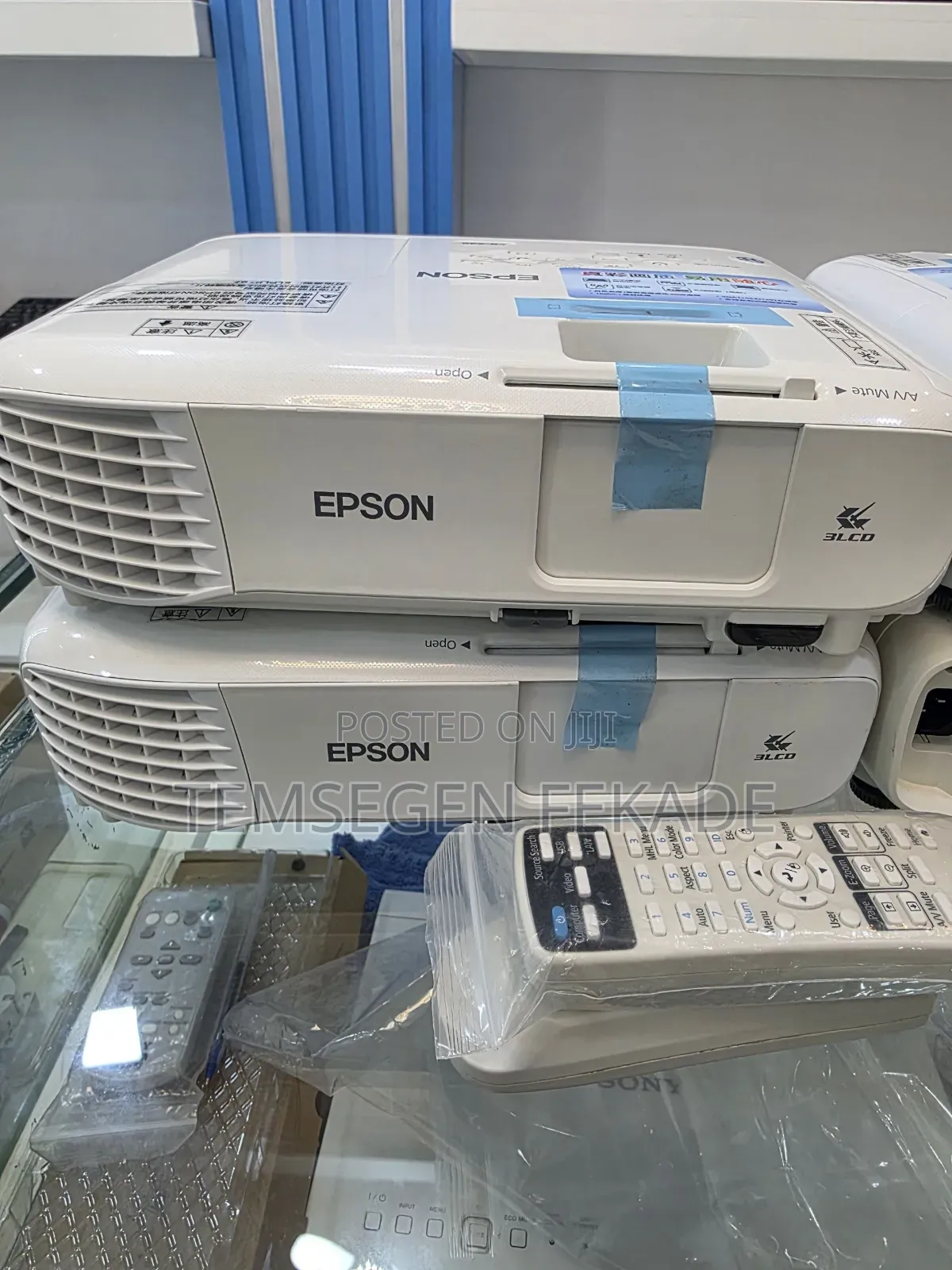 Brand New EPSON Projector Model Name: CB -X49 Hardwar
