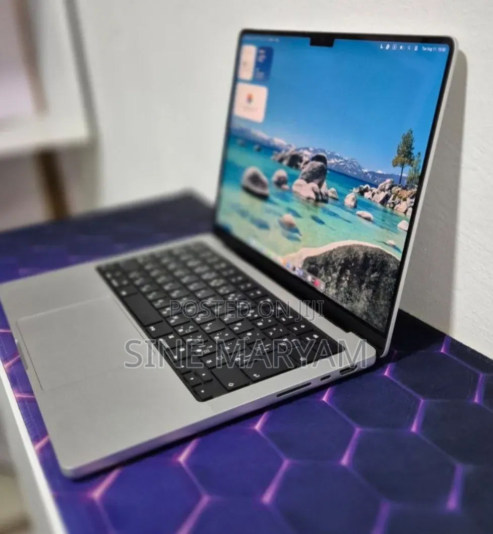 New Laptop Apple MacBook Pro 2024 M4 16GB Apple M4 Pro SSD 512GB