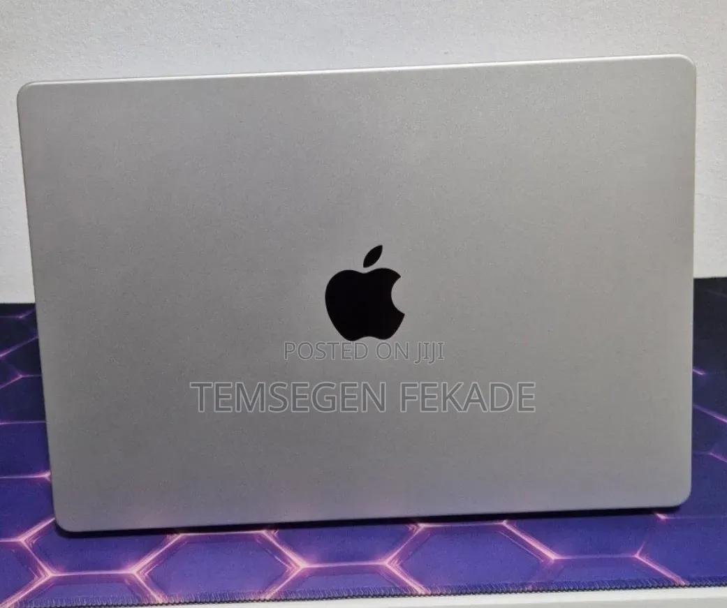 New Laptop Apple MacBook Pro 2024 M4 16GB Apple M4 Pro SSD 512GB