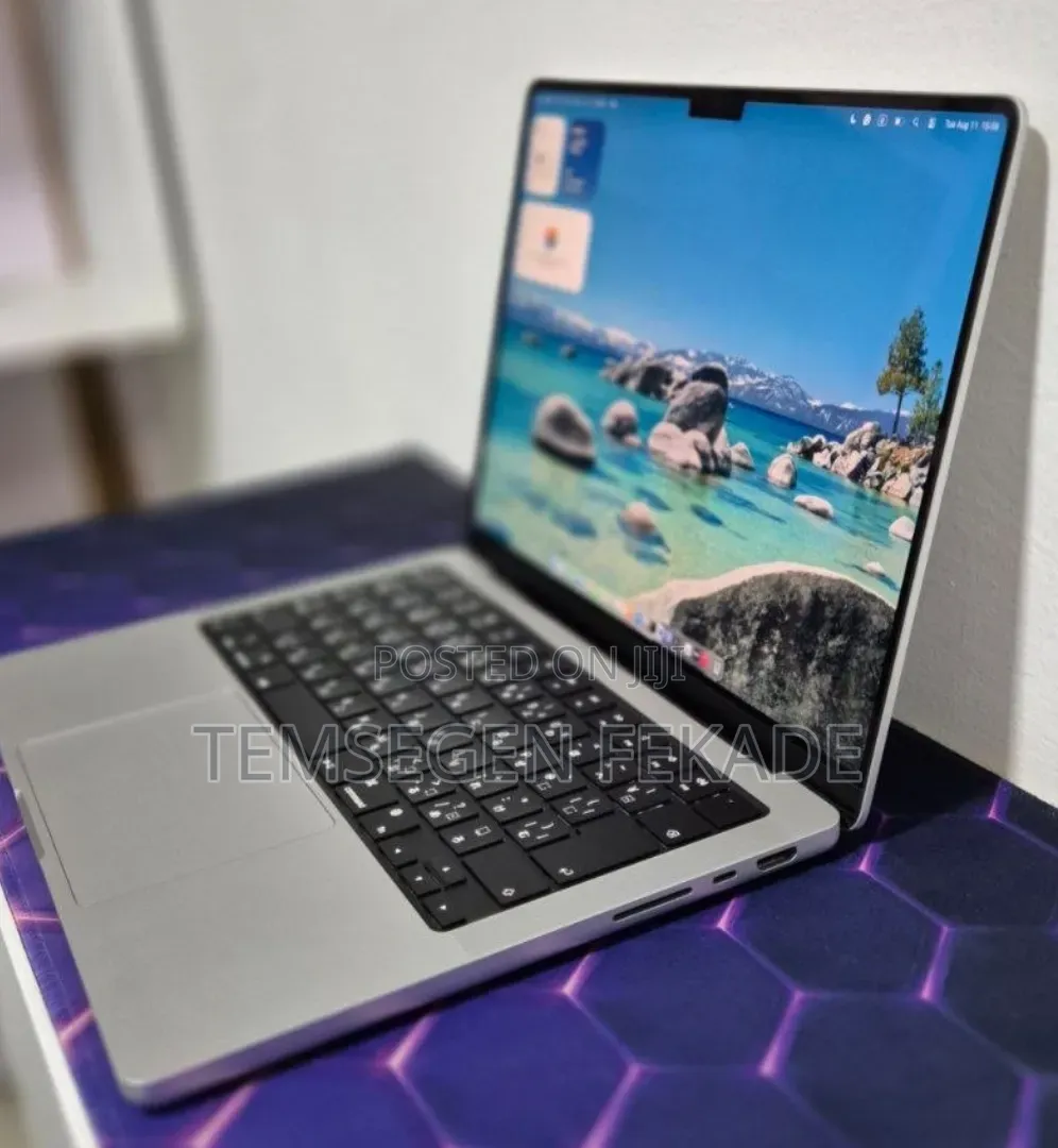 New Laptop Apple MacBook Pro 2024 M4 16GB Apple M4 Pro SSD 512GB