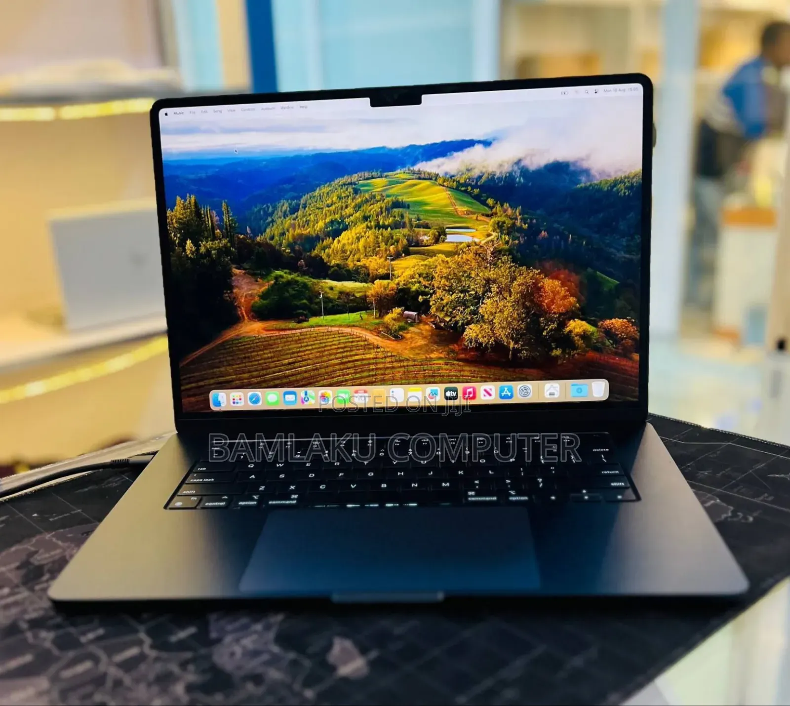 New Laptop Apple MacBook Air 2024 M3 8GB Apple M3 SSD 256GB