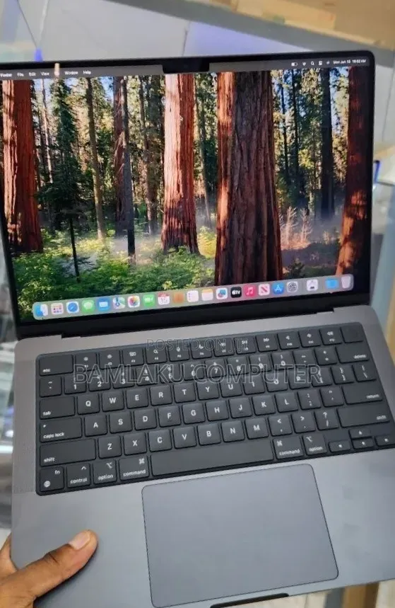 New Laptop Apple MacBook Air 2024 M3 8GB Apple M3 SSD 256GB