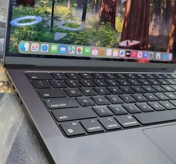 New Laptop Apple MacBook Air 2024 M3 8GB Apple M3 SSD 256GB