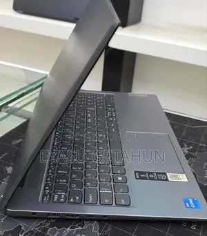 New Laptop Lenovo Ideapad 3 8GB Intel Core i5 SSD 512GB